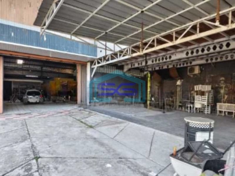 Dijual Ruang Usaha Lokasi Strategis Karawang Barat Jawa Barat Luas Bangunan 1060 m²