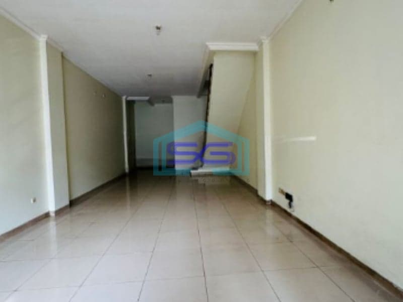 Disewakan Ruko Sentra Niaga Jakarta Barat LB 250m2 Bangunan 3,5 Lantai Siap Huni