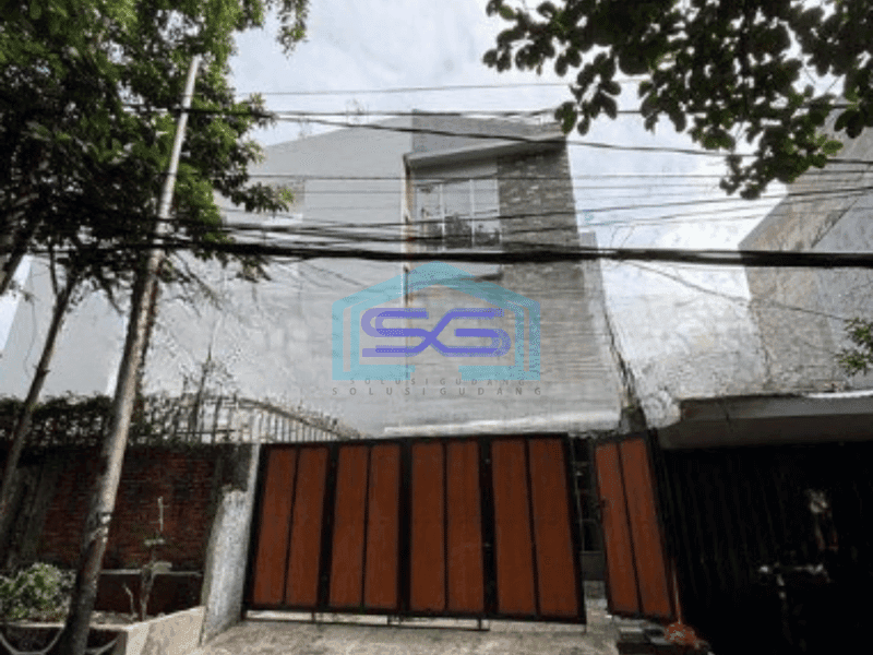 Disewakan Ruko Lokasi Strategis Siap Pakai di Salemba Jakarta Pusat Luas Bangunan 200 m²