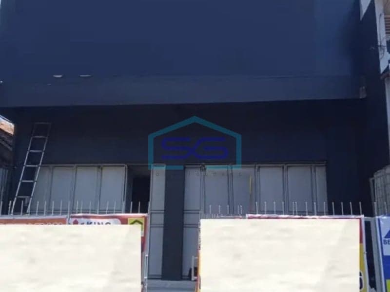 Strategic Shophouse for Rent on Jalan Thamrin, Semarang Central Java Suitable for Any Business Building Area 208m²