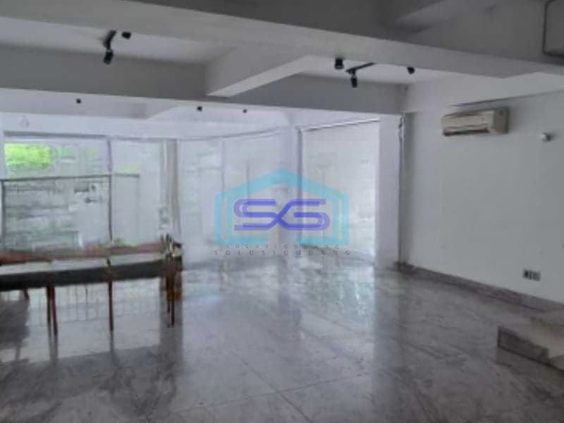 Disewakan Ruko Luas Tanah  300 m² Lokasi Pluit Jakarta Utara