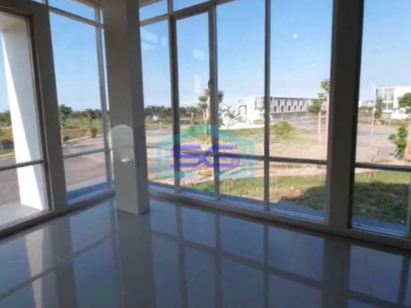 Dijual Ruko Ada Lift Luas Bangunan 450 m² Lokasi Bebas Banjir di Surabaya