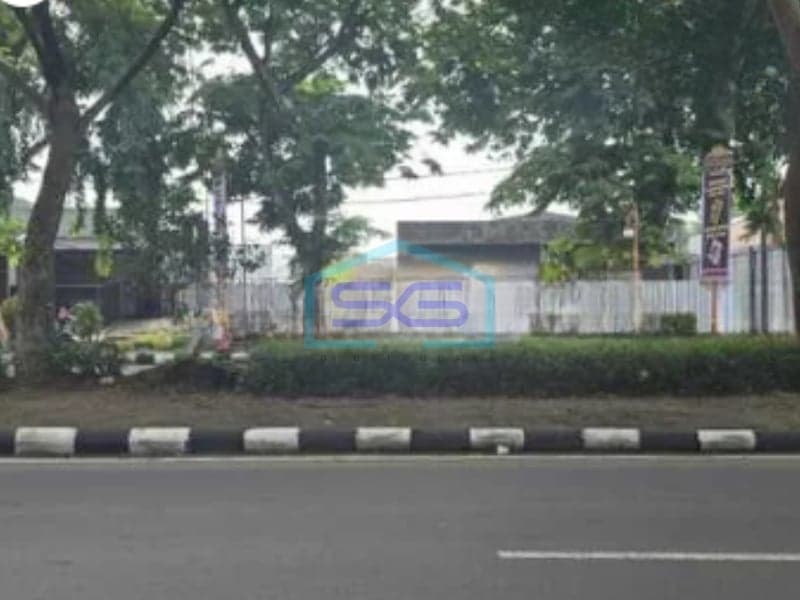 Disewakan Ruang Usaha Super Strategis Di Jalan Ir.soekarno Solo Baru Jawa Tengah LB 250m2
