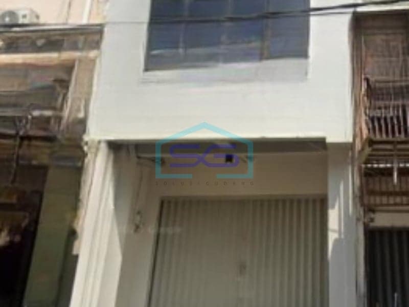 Spacious 306 sqm Commercial Shop House for Rent, Good Condition, North Jakarta Location