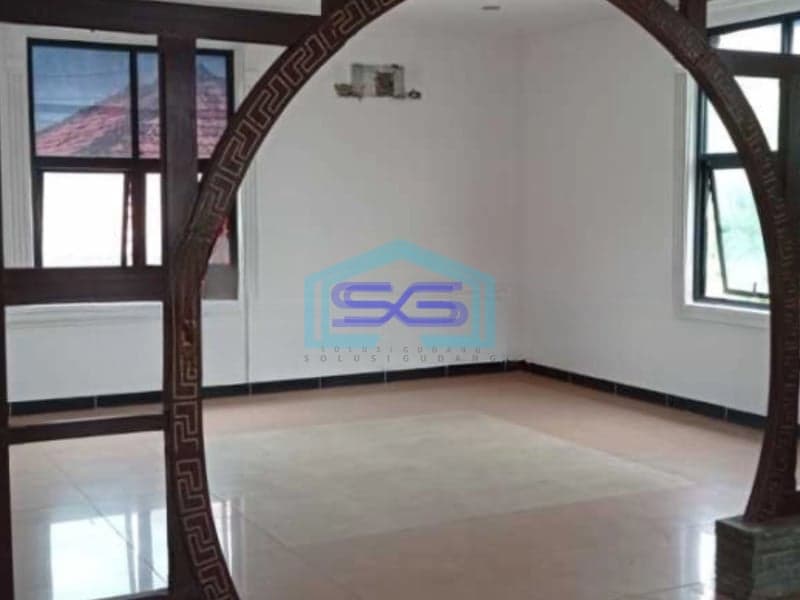 Dijual Kantor Lokasi Strategis Luas Bangunan  1300 m² di Daan Mogot Jakarta Barat