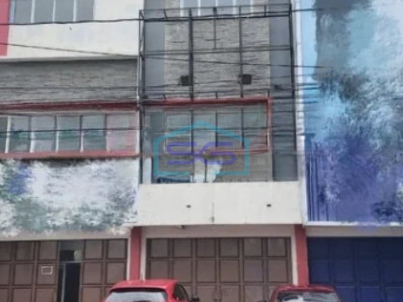 For Sale: Spacious Shophouse, 127 m² Building Area, Strategic Location in Surakarta