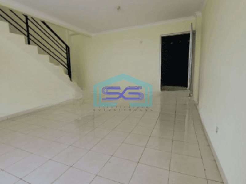 Disewakan Gudang Ada Kantor Luas Bangunan  300 m² di Cengkareng Jakarta Barat