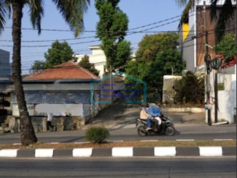 Kantor Strategis di Pinggir Jalan Raya Harsono Rm, Pasar Minggu LT 1098 m²