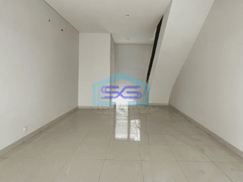Disewakan Ruko 3 Lantai Luas Bangunan  163 m² di Gading Serpong Tangerang