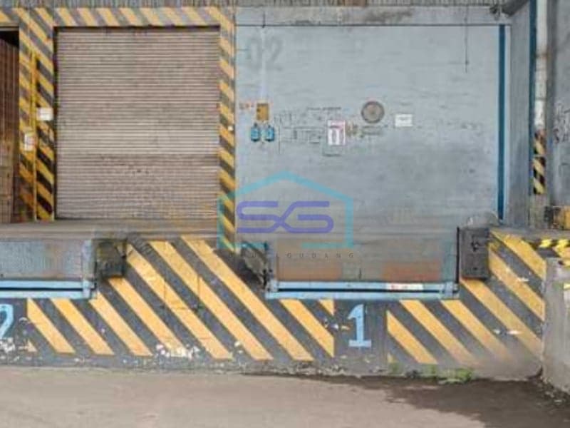 Warehouse for Rent with Loading Dock Land Area 5027 sqm Located in East Jakarta