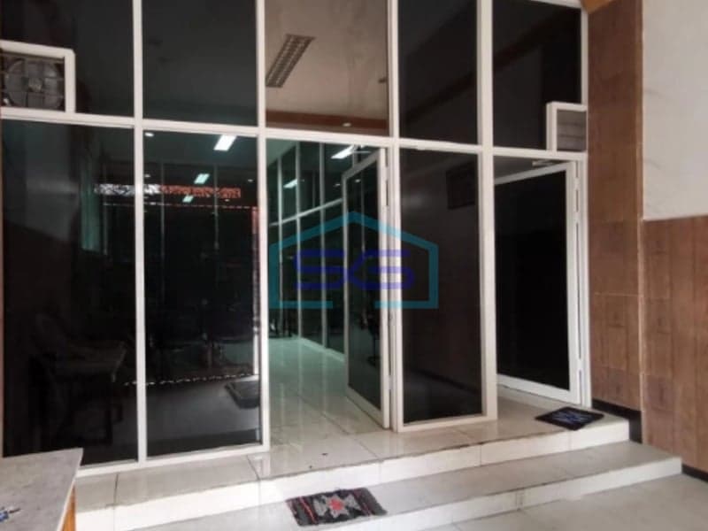Disewakan Ruko Lokasi Strategis Luas Bangunan  300 m² di Mojokerto Jawa Timur