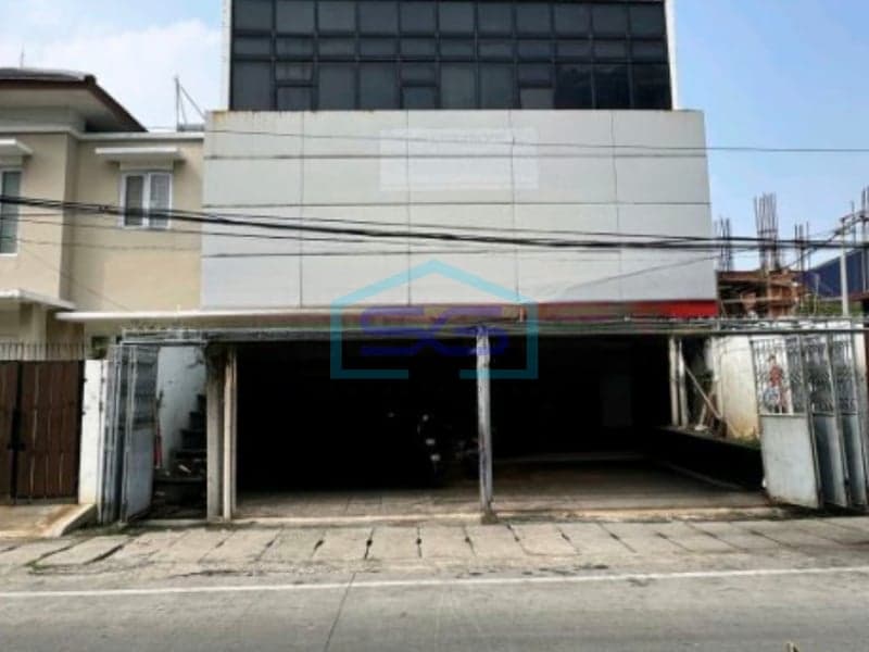 For Sale: Adjoined 3.5-Story Shophouse in Central Jakarta, Land Area 224 m²