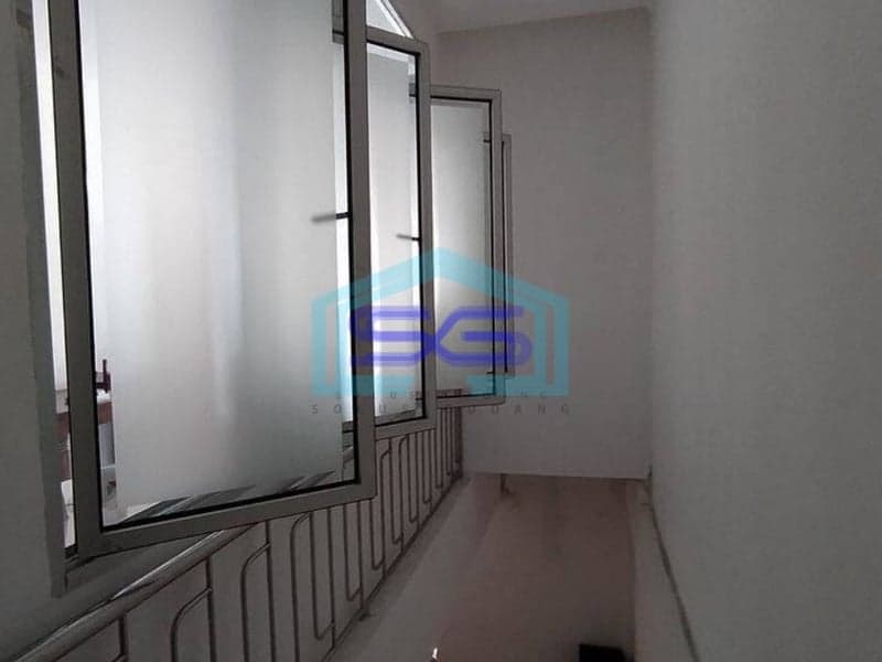 Dijual atau Disewakan Ruko 3 Lantai Lokasi Strategis Fasilitas Parkir Luas
