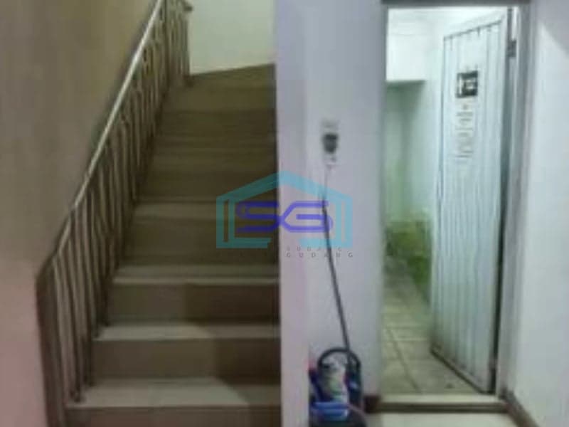 Disewakan Ruko Luas Bangunan 106 m² Lokasi Pos Pengumben Jakarta Barat
