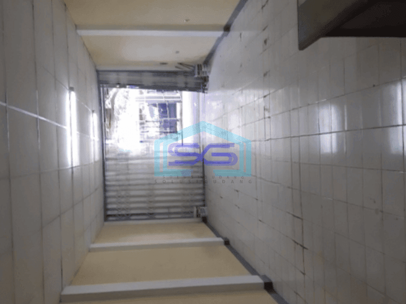 Disewakan Ruko Murah Luas Bangunan 204 m² di Teluk Gong Jakarta Utara