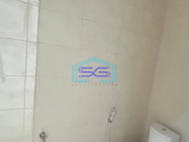 Dijual Gudang Luas Bangunan  630 m² Lokasi Bebas Banjir di Cipondoh Tangerang