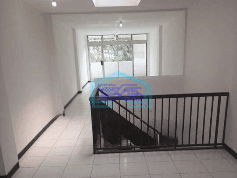 Disewakan Ruko 3 Lantai di Cicadas Bandung Jawa Barat