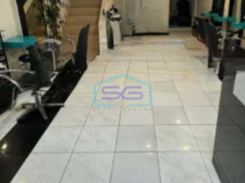 Dijual Ruko 3 Lantai Luas Bangunan  128 m² Lokasi Strategis di Jatinegara Jakarta Timur