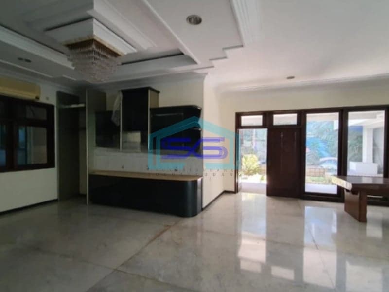 Disewakan Ruang Usaha di Pinggir Jalan Raya Jemursari Surabaya LB 800m2