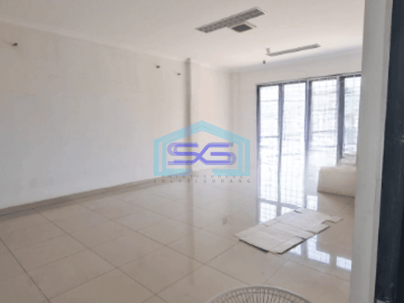 Disewakan Ruko 2 Lantai Luas Bangunan  208 m² di Gading Serpong Tangerang Siap Huni