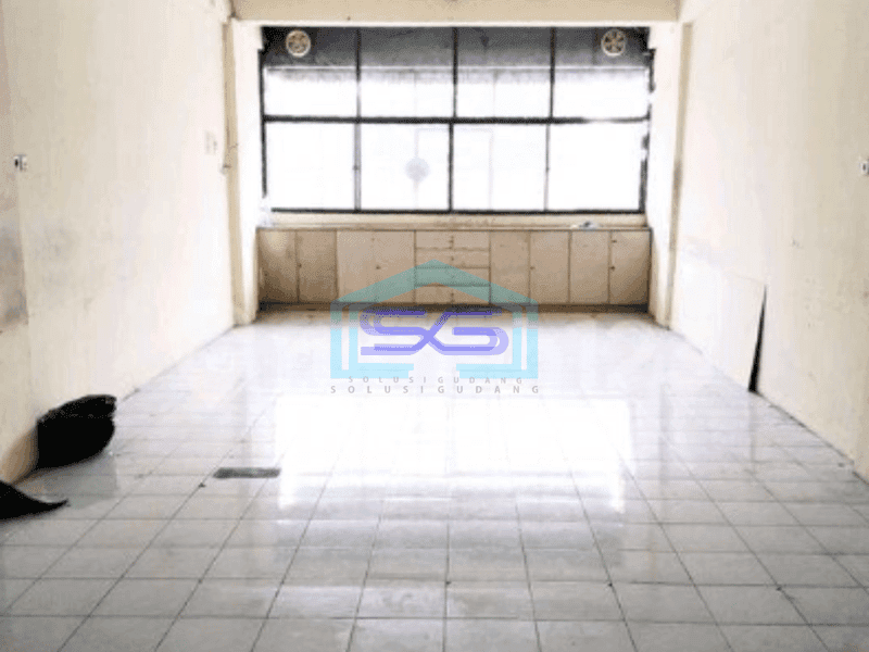 Disewakan Ruko Lokasi Strategis di Jalan Raya Bandengan Jakarta Utara Luas Tanah 108 m²