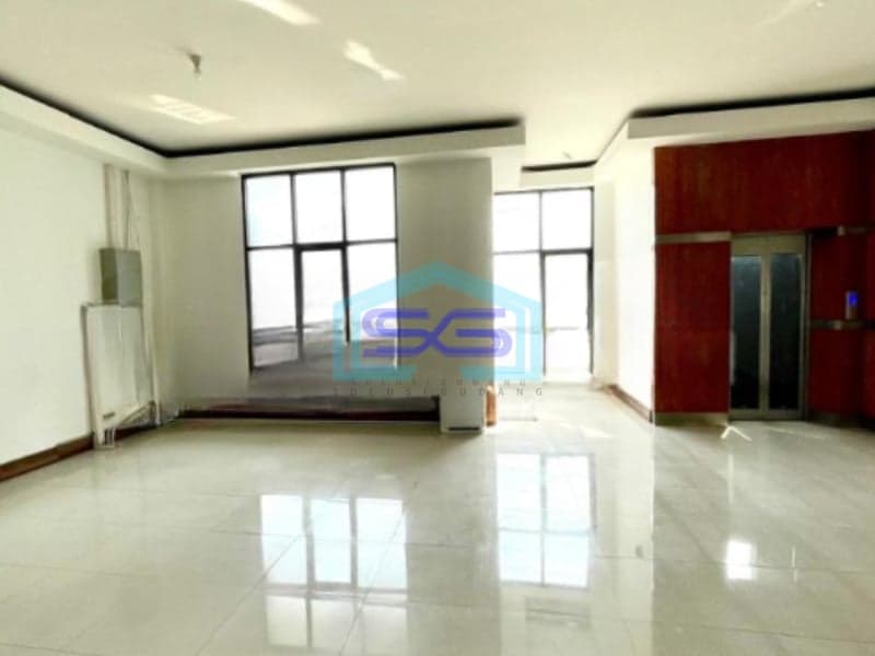 Disewakan Ruko Ada Lift Luas Tanah  170 m² Lokasi di Pluit Jakarta Utara