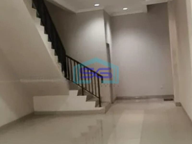 Dijual Cepat Ruko 3,5 Lantai di Jakarta Barat Luas Bangunan 236m2
