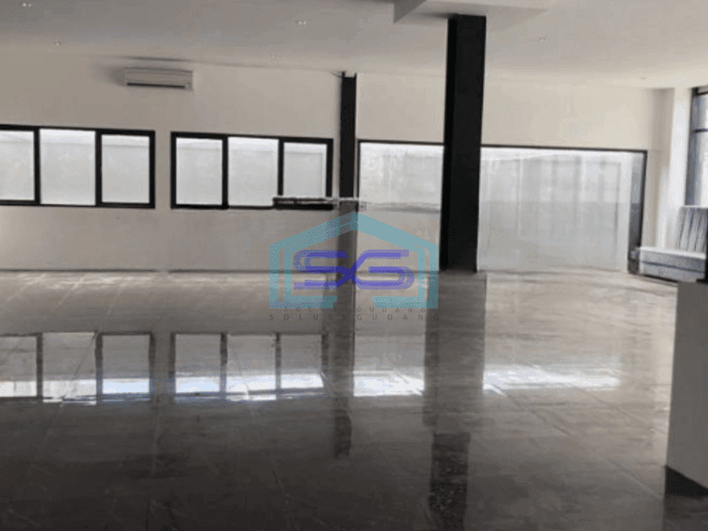 Disewakan Gudang Plus Gedung Luas Bangunan 10000 m² di Kebayoran Lama Jakarta Selatan