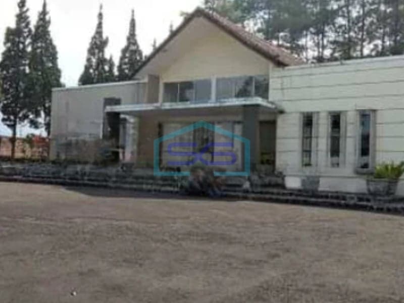 Land with Building for Sale, Strategic Location in Lembang, Bandung West Java Land Area 7017 m²