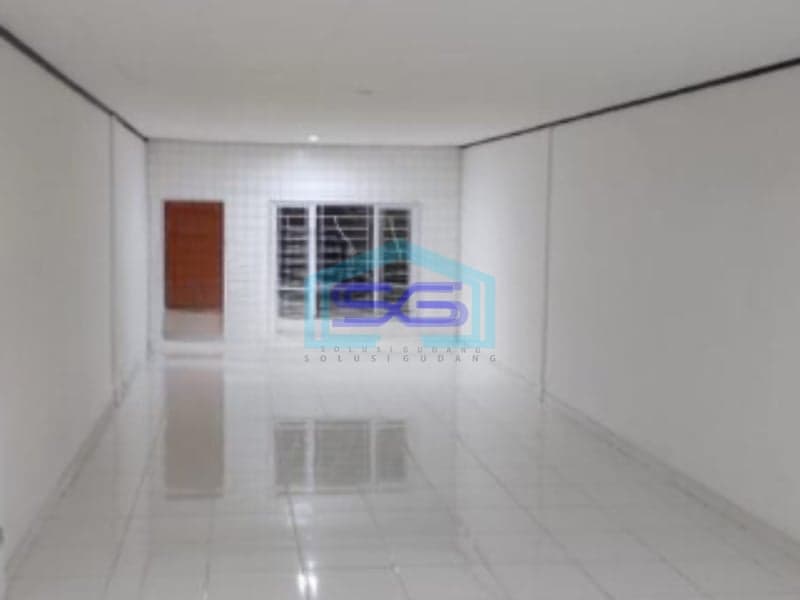 Disewakan Ruko Lokasi Pinggir Jalan Jakarta Pusat Luas Tanah 105 m²