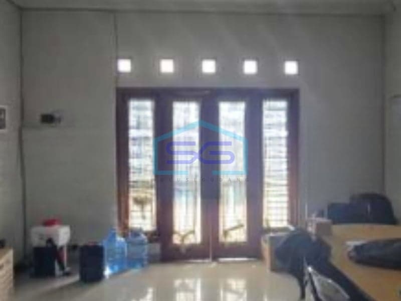 Disewakan Ruko Luas Tanah 327 m² Lokasi Strategis di Surakarta Jawa Tengah