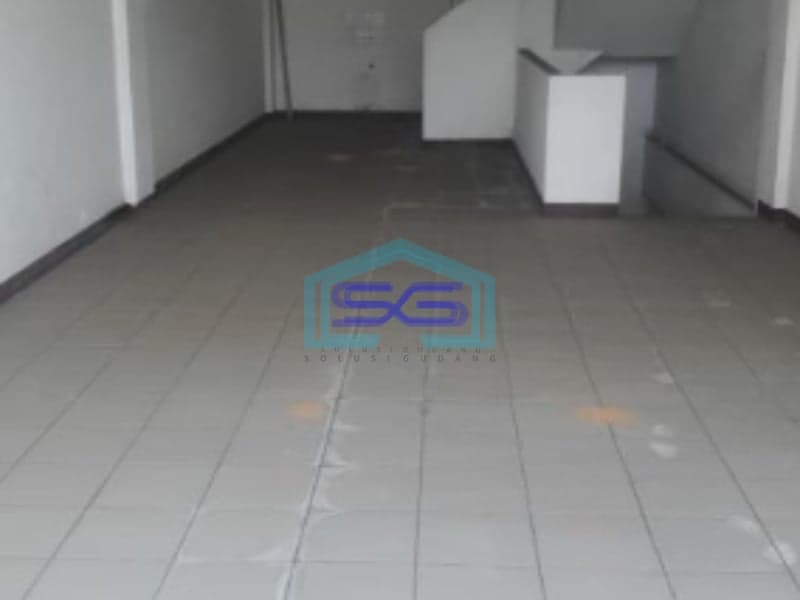 Disewakan Ruko Luas Bangunan  300 m² Lokasi di Pluit Jakarta Utara