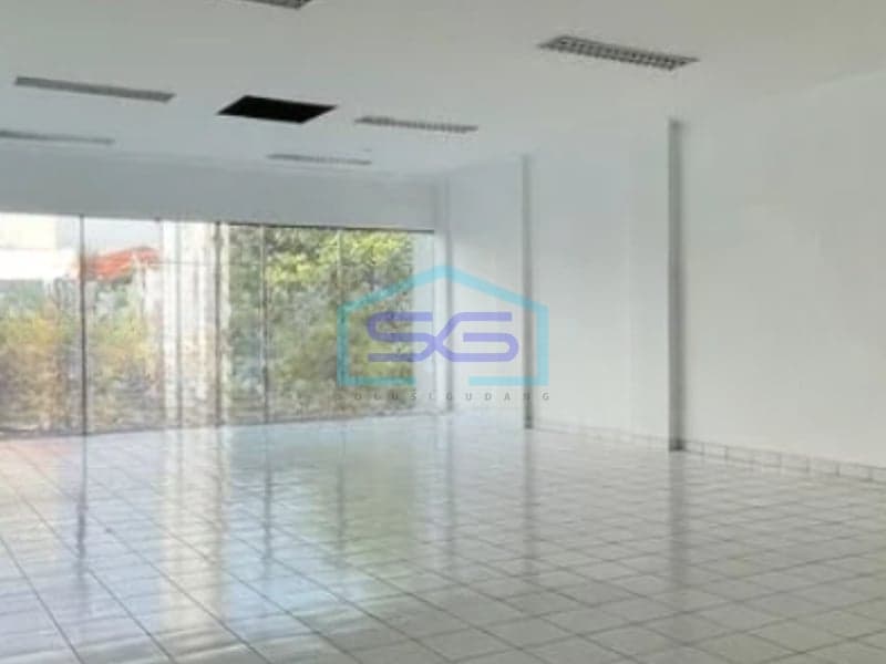 For Rent Shop House on Mainroad Surya Sumantri, West Bandung, Building Area 1000 m²