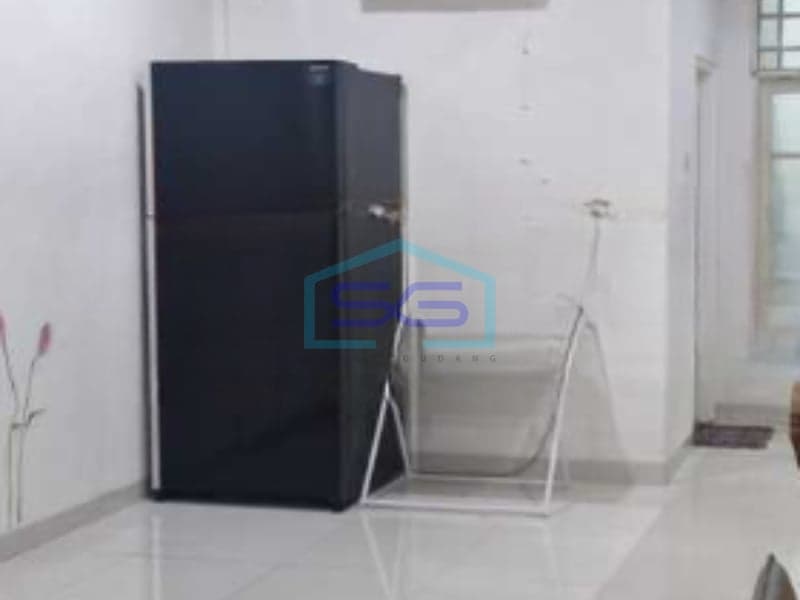 For Sale: Spacious Shophouse, 140 sqm Building Area, Flood-Free in West Jakarta