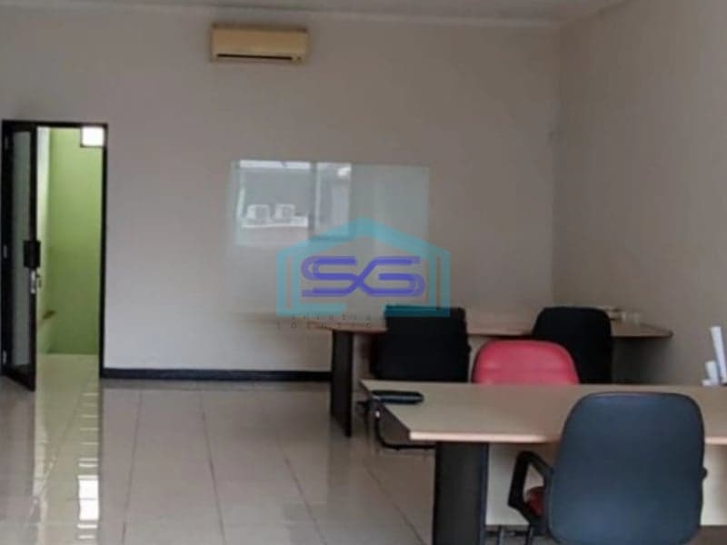 Dijual Ruko Perkantoran Taman Kebon Jeruk Jakarta Barat Sudah Renovasi HGB LB 290m2