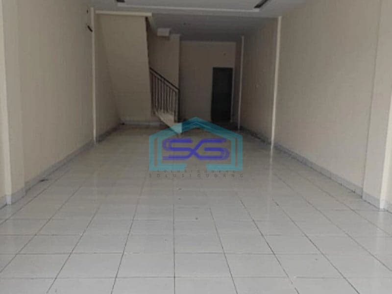 Disewakan Ruko Lokasi Strategis 2.5 Lantai Kemang Jakarta Selatan 3 Lantai