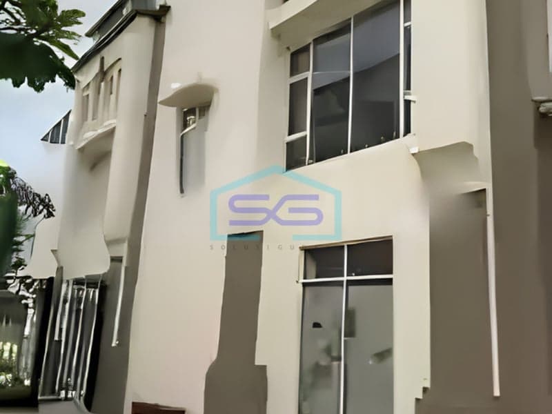 For Rent Good Ready-to-Use Shophouse in South Tangerang Banten Building Area 195 m²