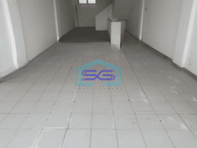 Disewakan Ruko Luas Bangunan 300 m² di Pluit Jakarta Utara