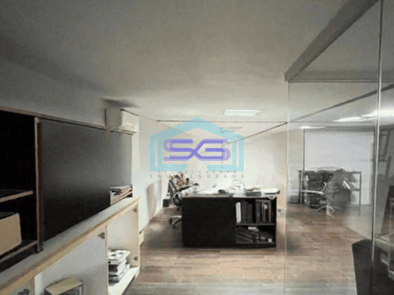 Dijual Gudang Ex Workshop Furniture Luas Bangunan 1000 m² Lokasi Bebas Banjir Cipondoh Tangerang