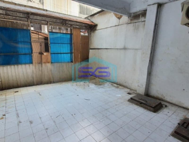 Dijual Cepat Ruko Lokasi Strategis di Jakarta Barat Luas Bangunan 270 m²