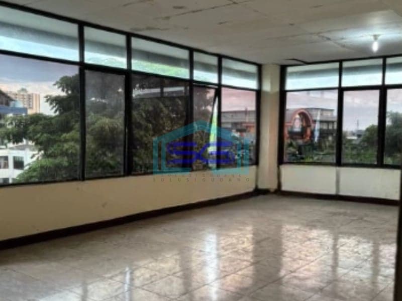 Disewakan Kantor Luas Bangunan  350 m² Lokasi Bebas Banjir di Jakarta Timur