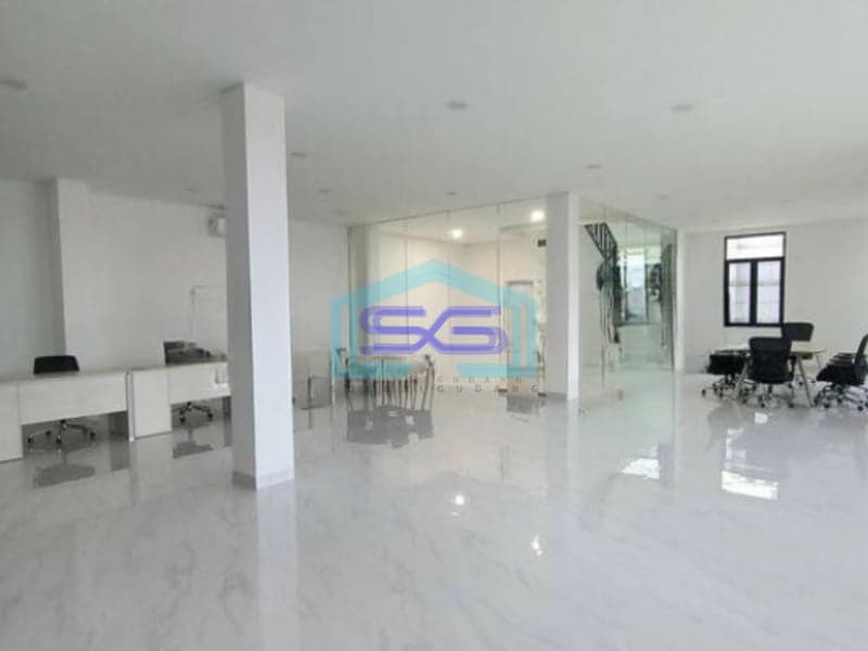 Disewakan Ruko 4 Lantai di Area Yang Sangat Strategis di Jakarta Selatan LB 1200m2