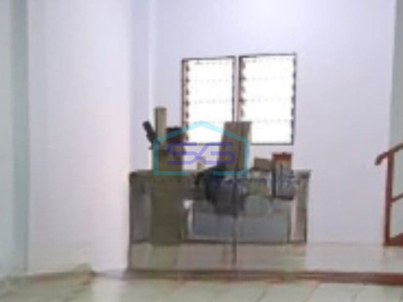 雅加达西部三层商住两用房出售，拥有永久产权证书
