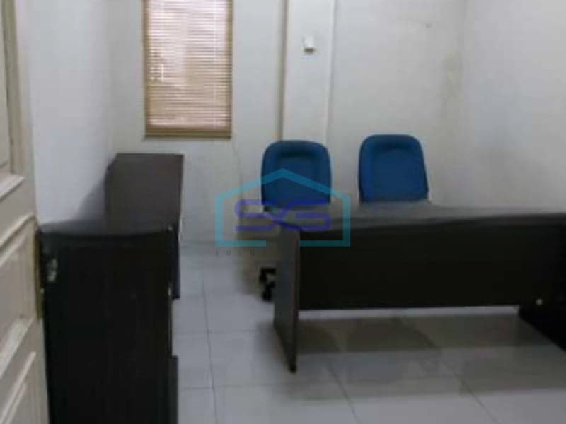 Office for Sale 900 m² Building Area Flood-Free in South Jakarta