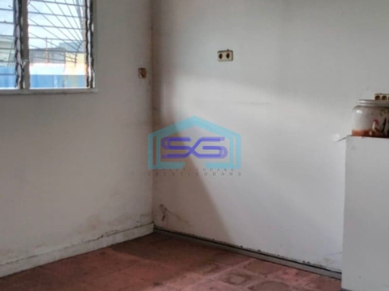 Disewakan Ruko Siap Huni di Di Bandengan Tambora Jakarta Barat LB 288m2