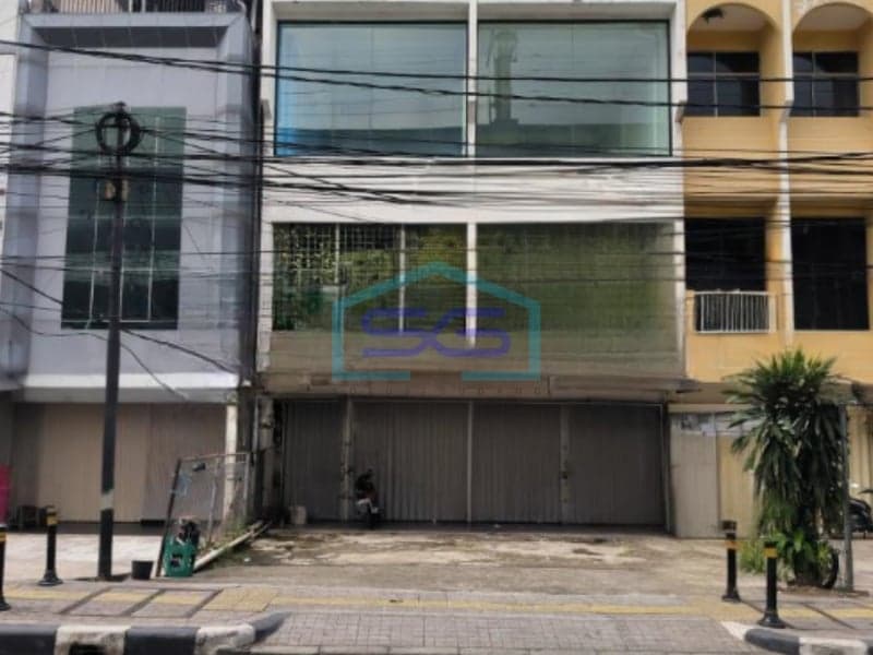 Disewakan Ruko Gandeng di Cilandak Barat, Jakarta Selatan LB 540 m²