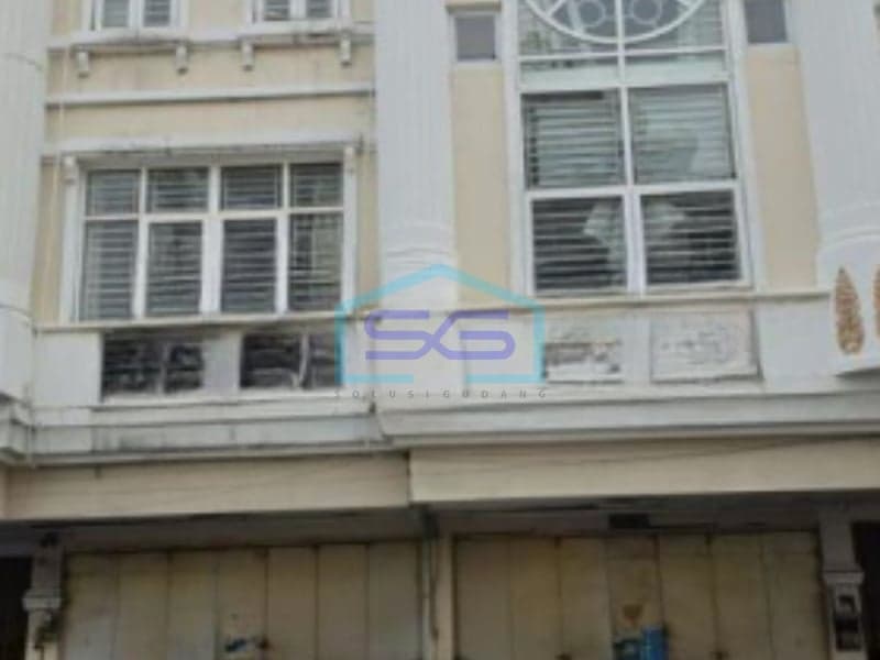 Ready to Use and Strategic Shophouse for Sale at Crown Palace Tebet, South Jakarta, Building Area 550 sqm