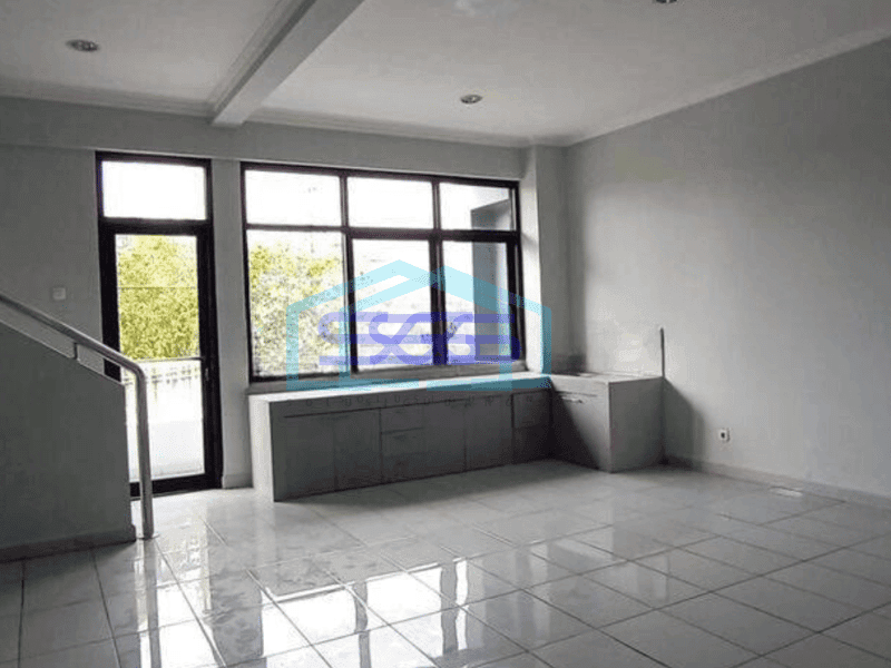 Disewa Gedung Luxurious Cocok Usaha di Mainroad Surya Sumantri