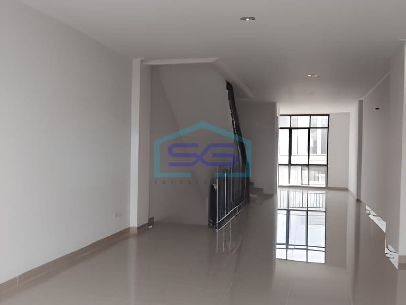 For Sale: Spacious 324 m² Building Area Shophouse in North Jakarta