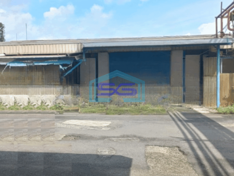 Disewakan Gudang Luas Bangunan 1800 m² di Pinggir Jalan Raya Karawaci Tangerang